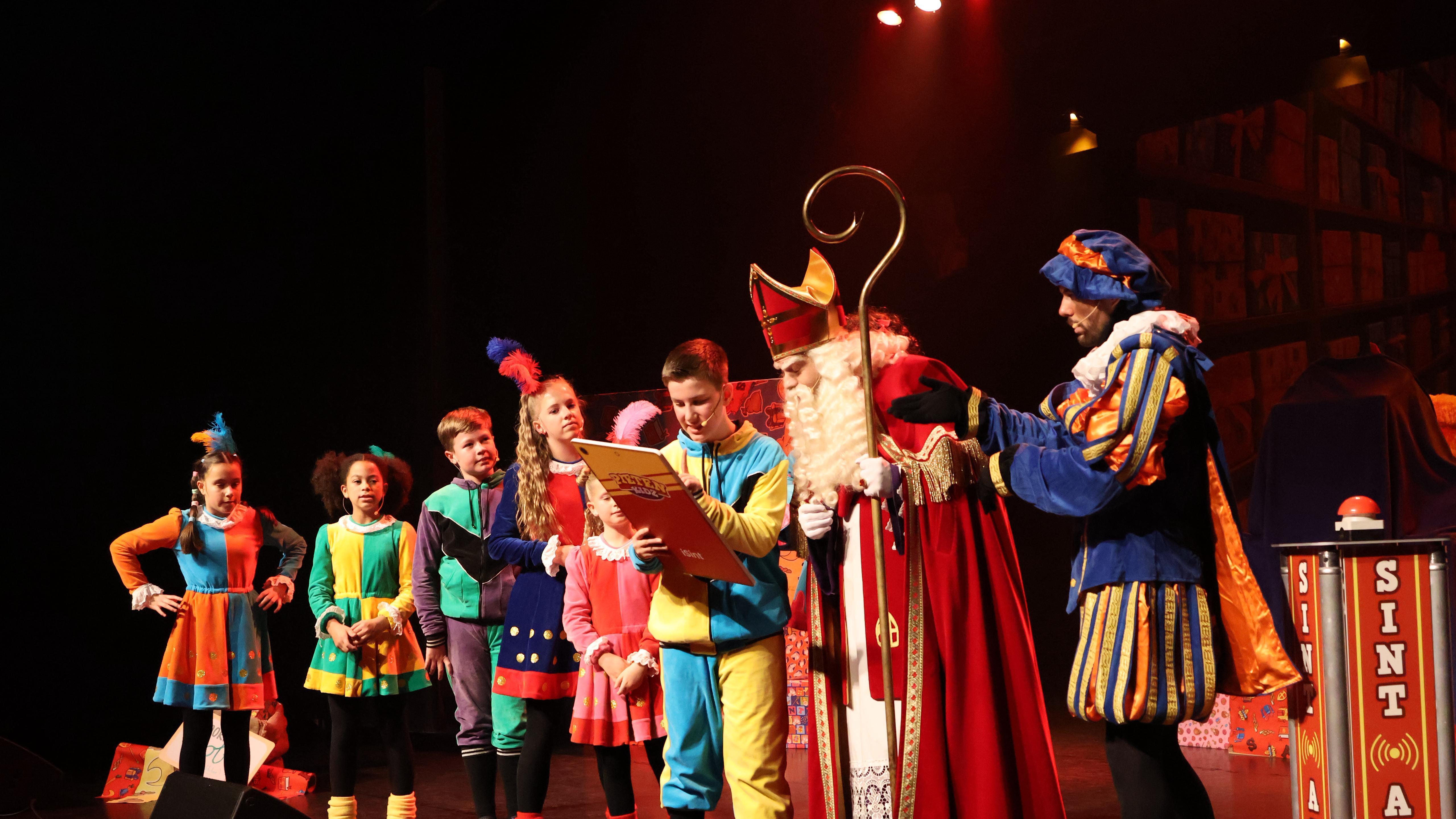Sinterklaas & Pietenkidz Het mysterie van het Pratende Pakje (Vanaf 3 jaar)